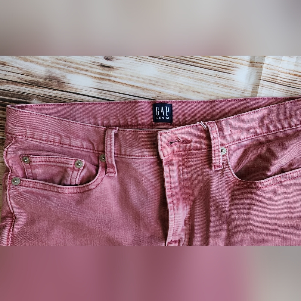 Women's Crops - Picture 3 of 5